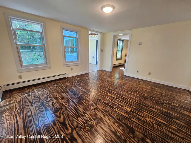 a view of yard with green space