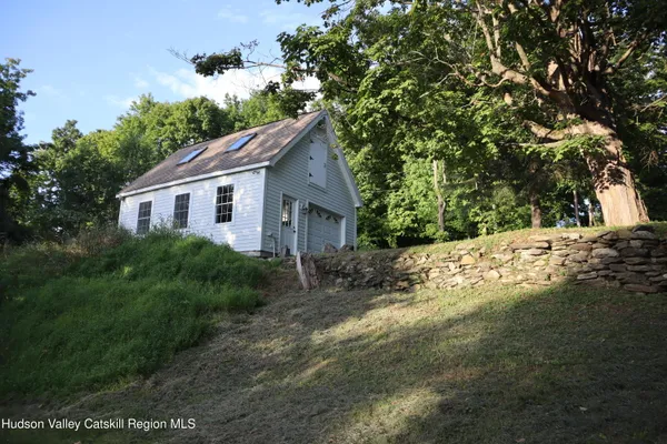 $579,000 | 861 Snydertown Road, Craryville, NY 12521
