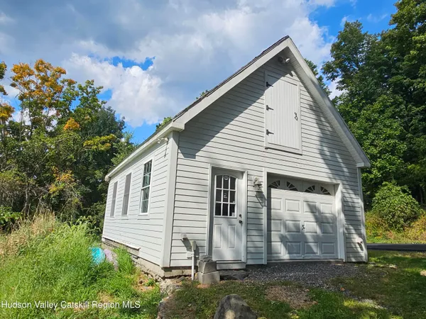 $579,000 | 861 Snydertown Road, Craryville, NY 12521
