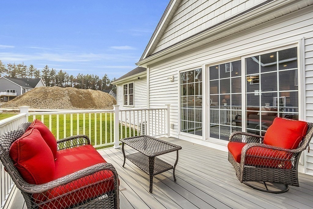 15 Shoemaker Lane, Unit 7 Upton, MA 01568 - Photo 14 of 28