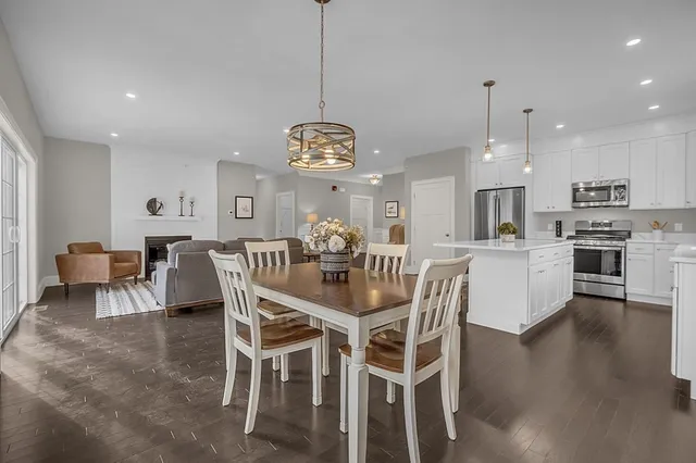 $739,900 | 15 Shoemaker Lane, Unit 7, Upton, MA 01568