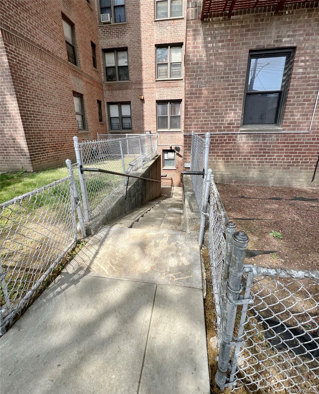 745 East 231st Street, Unit 1F Bronx, NY 10466 - Photo 12 of 15