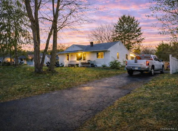 $279,999 | 23 Westwood Drive, Newburgh, NY 12550