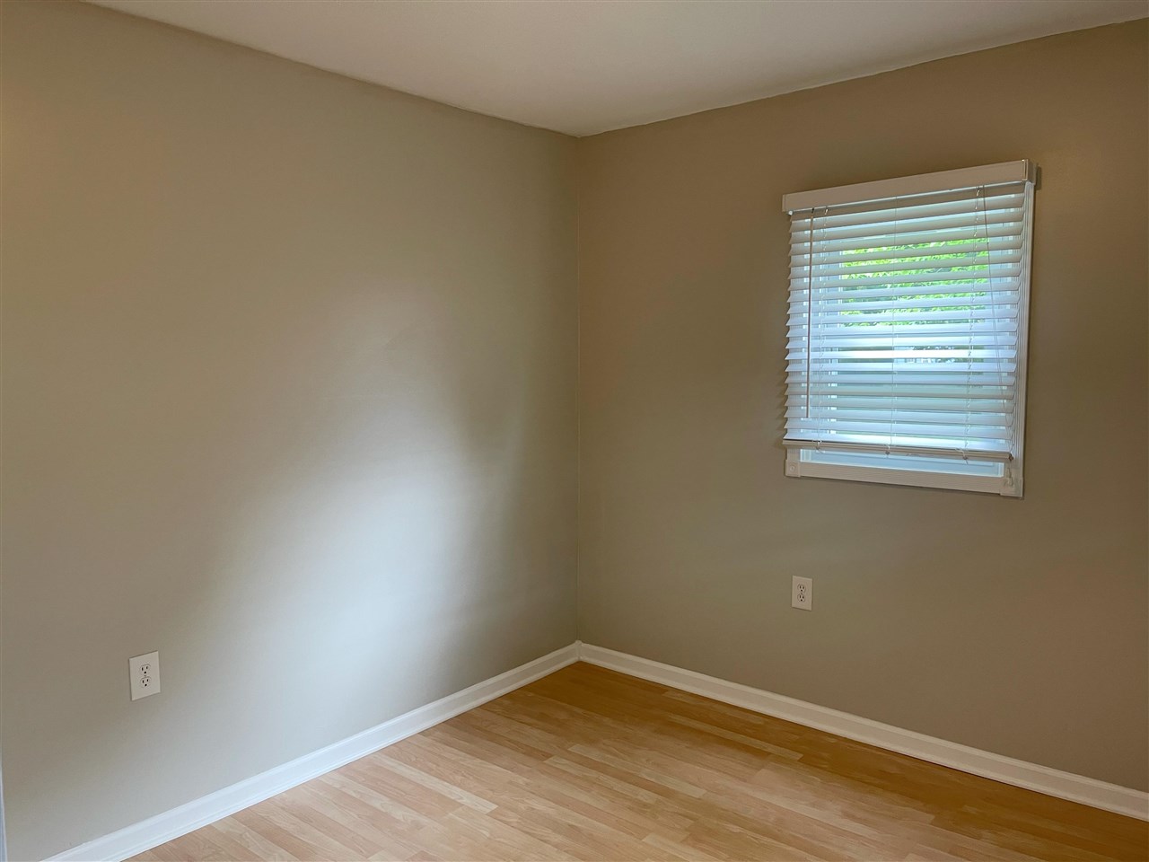 608 Neier Road Mount Pleasant, MI 48858 - Photo 7 of 12 1888833-6.JPG