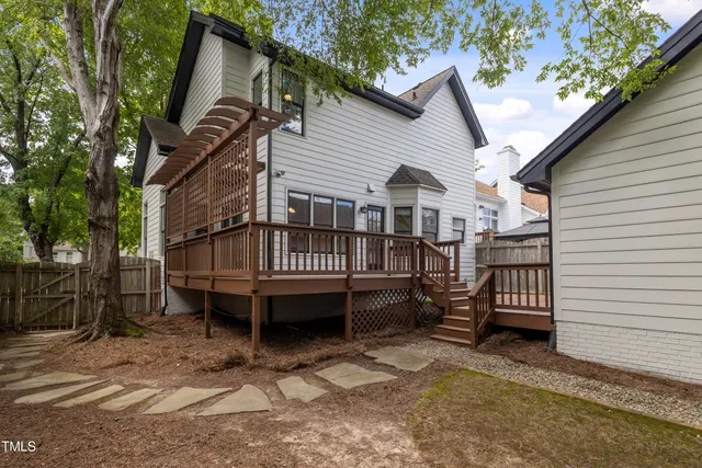 $585,000 | 107 Ethans Glen Court, Cary, NC 27513