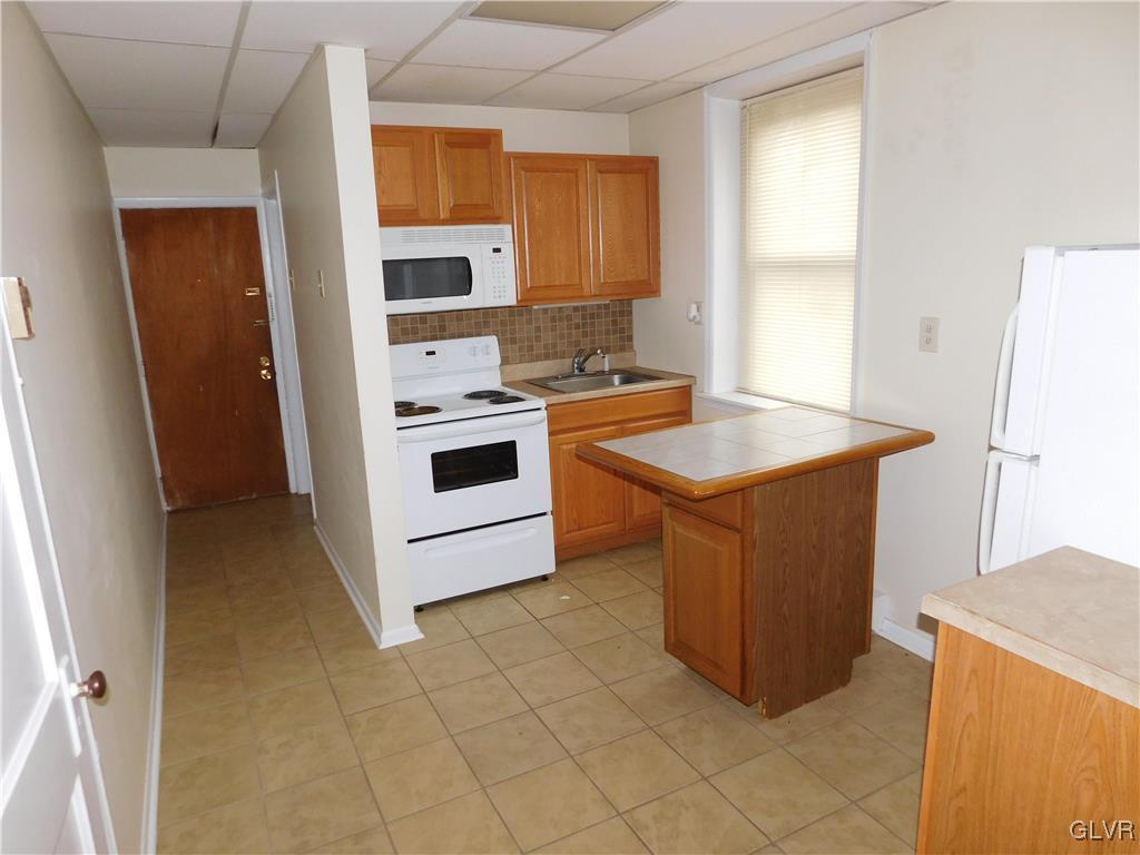3214 North Ruch Street Whitehall, PA 18052 - Photo 8 of 9 Unit 6 Kitchen