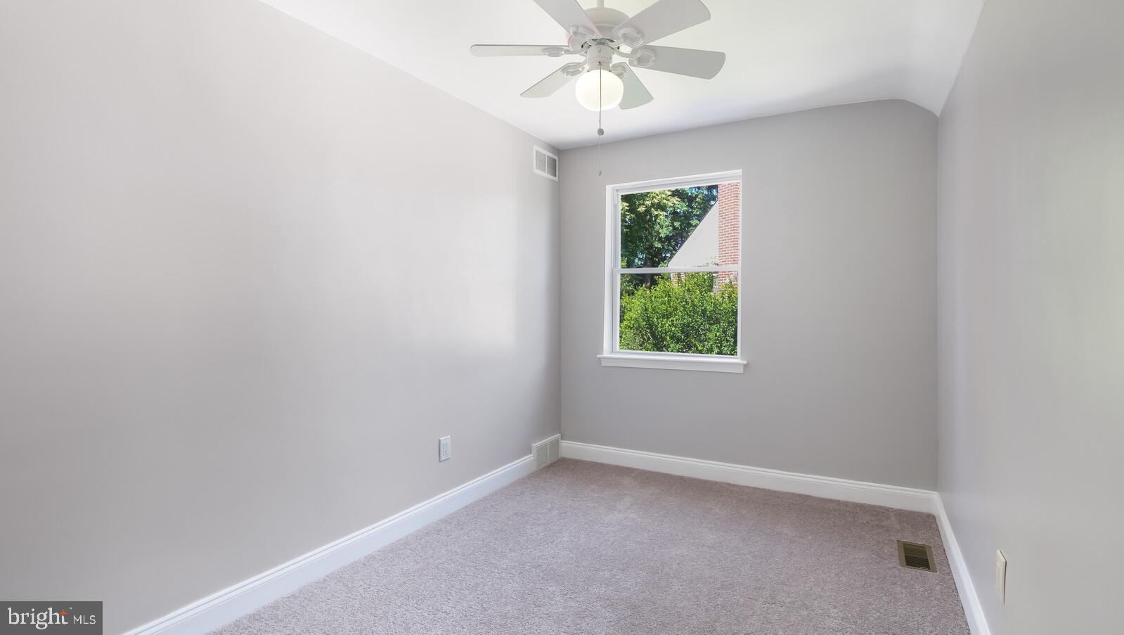 509 Scenic Road Springfield, PA 19064 - Photo 25 of 31 Third bedroom