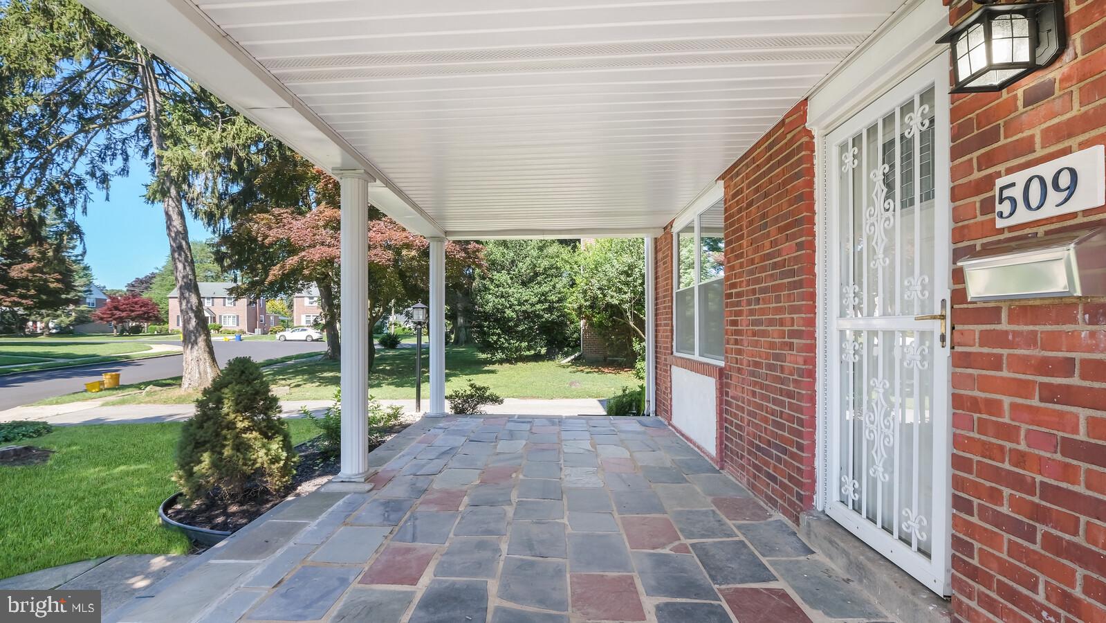 509 Scenic Road Springfield, PA 19064 - Photo 5 of 31 Large front porch