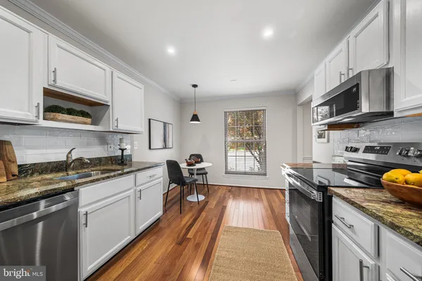 $588,830 | 9612 Lindenbrook Street, Fairfax, VA 22031