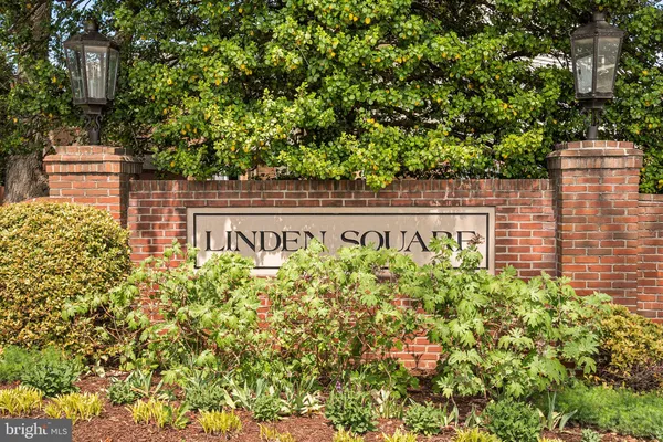 $588,830 | 9612 Lindenbrook Street, Fairfax, VA 22031