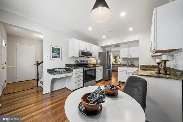 $588,830 | 9612 Lindenbrook Street, Fairfax, VA 22031
