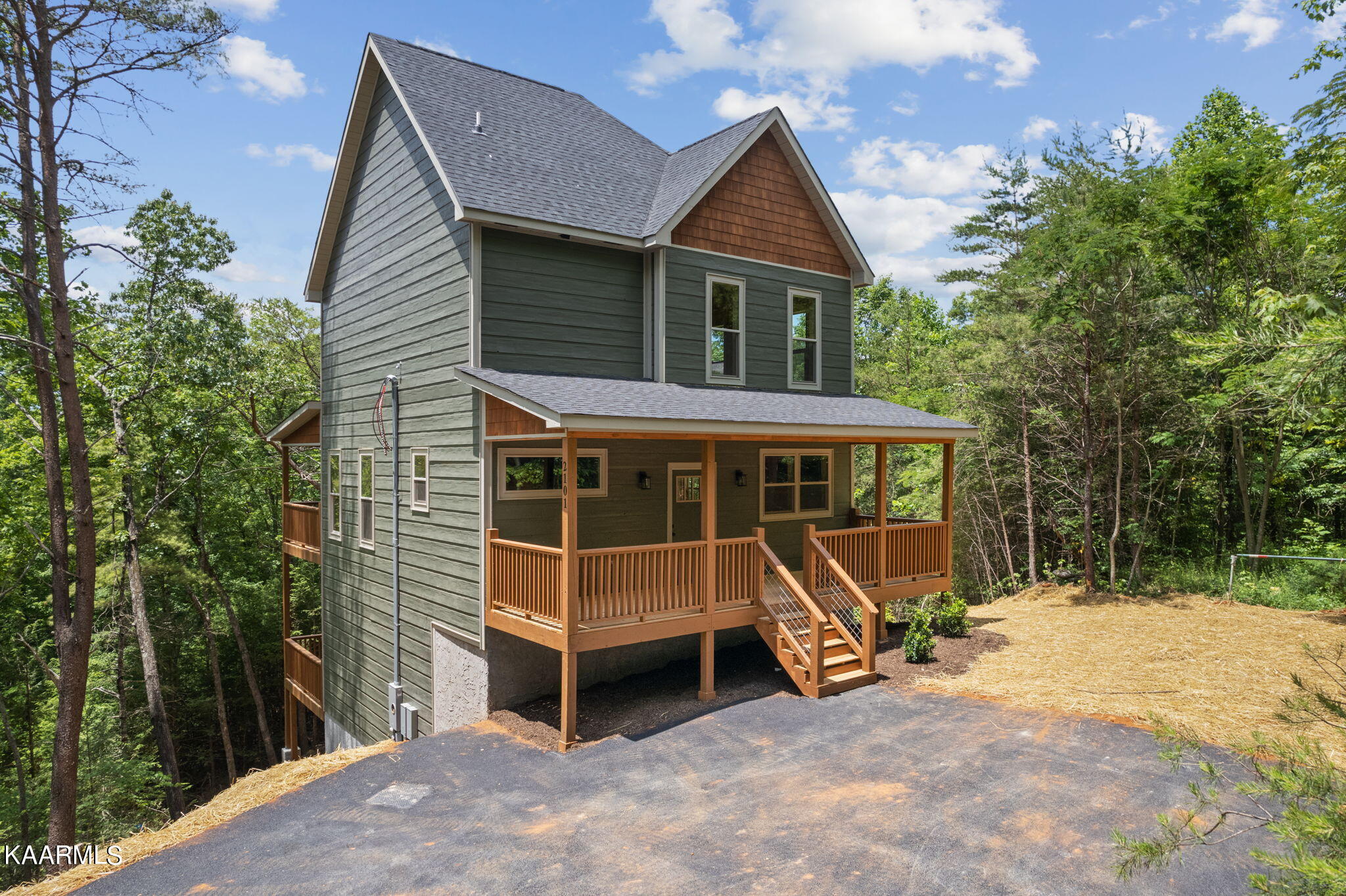 2101 Ridgecrest Loop Lane Sevierville, TN 37876 - Photo 1 of 41 32-web-or-mls-DJI_0558