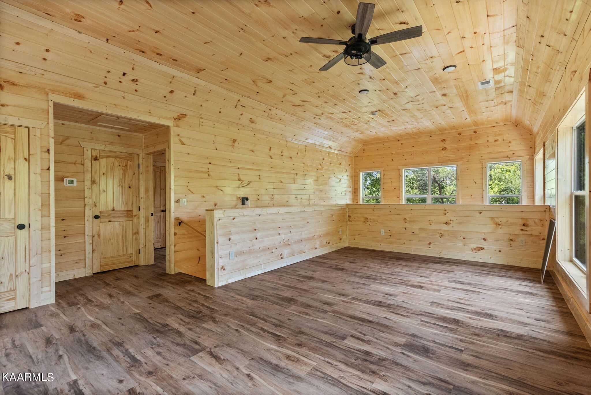 2101 Ridgecrest Loop Lane Sevierville, TN 37876 - Photo 20 of 41 15-web-or-mls-217A2634