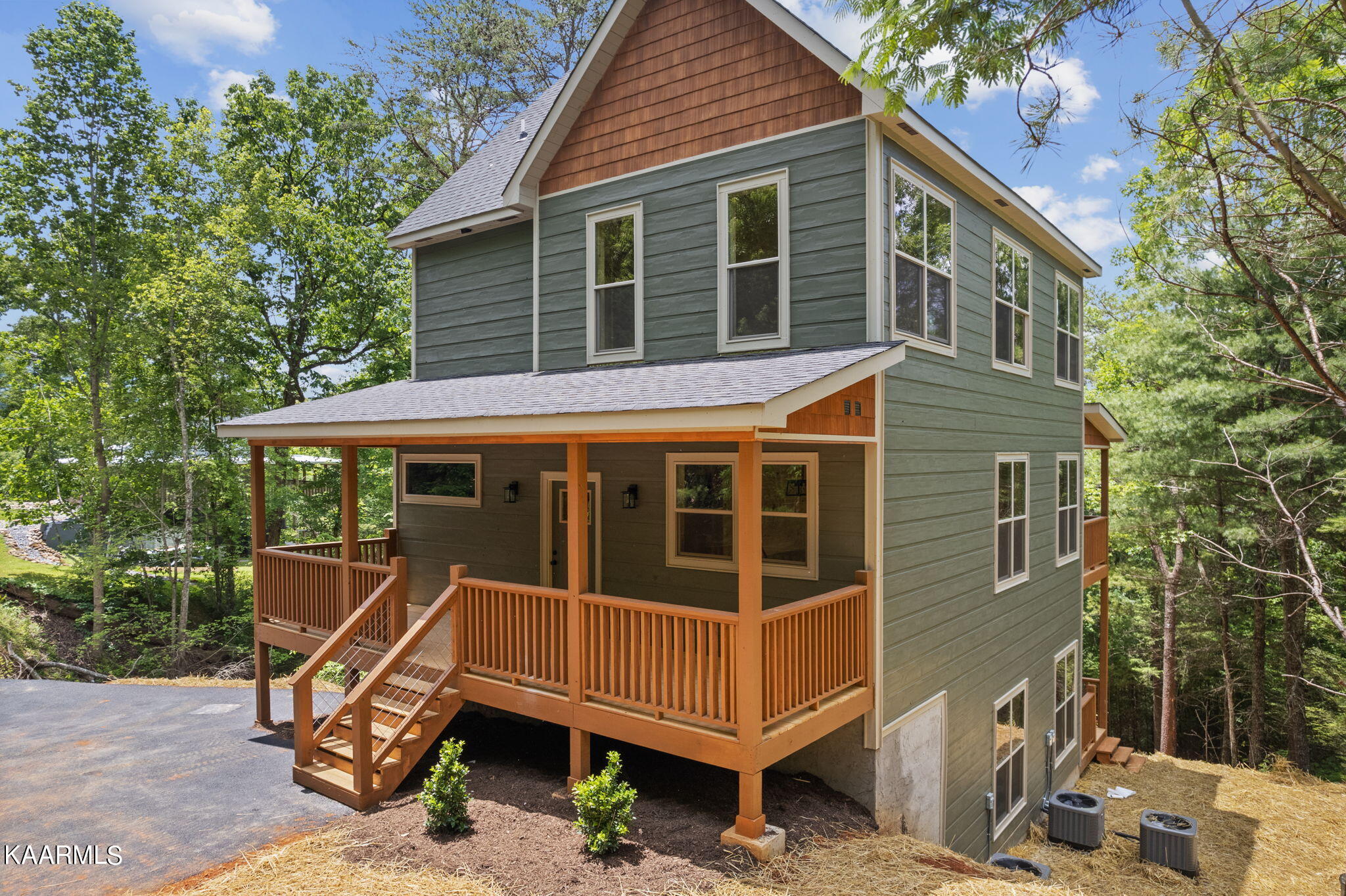 2101 Ridgecrest Loop Lane Sevierville, TN 37876 - Photo 2 of 41 36-web-or-mls-DJI_0562