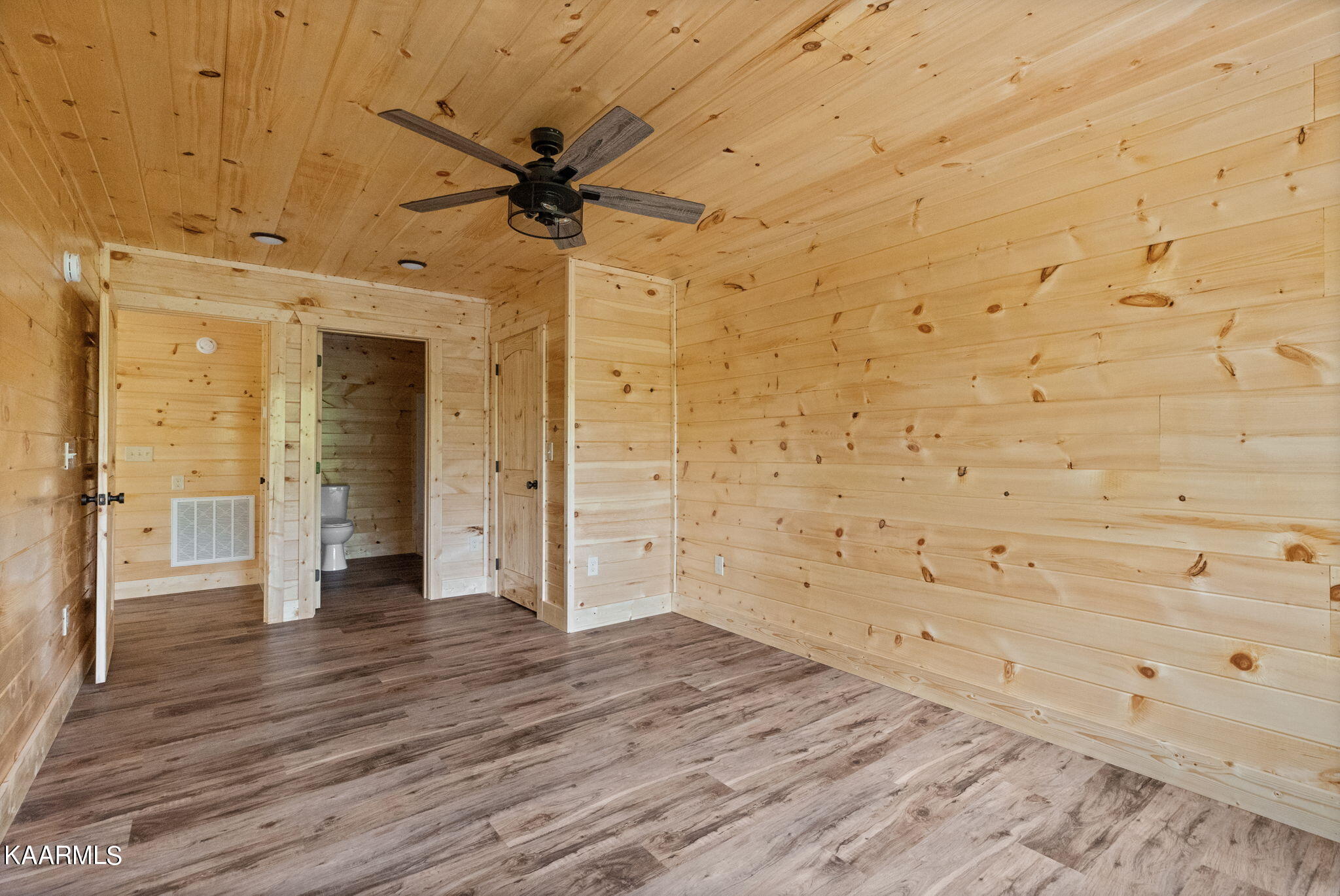 2101 Ridgecrest Loop Lane Sevierville, TN 37876 - Photo 22 of 41 17-web-or-mls-217A2644