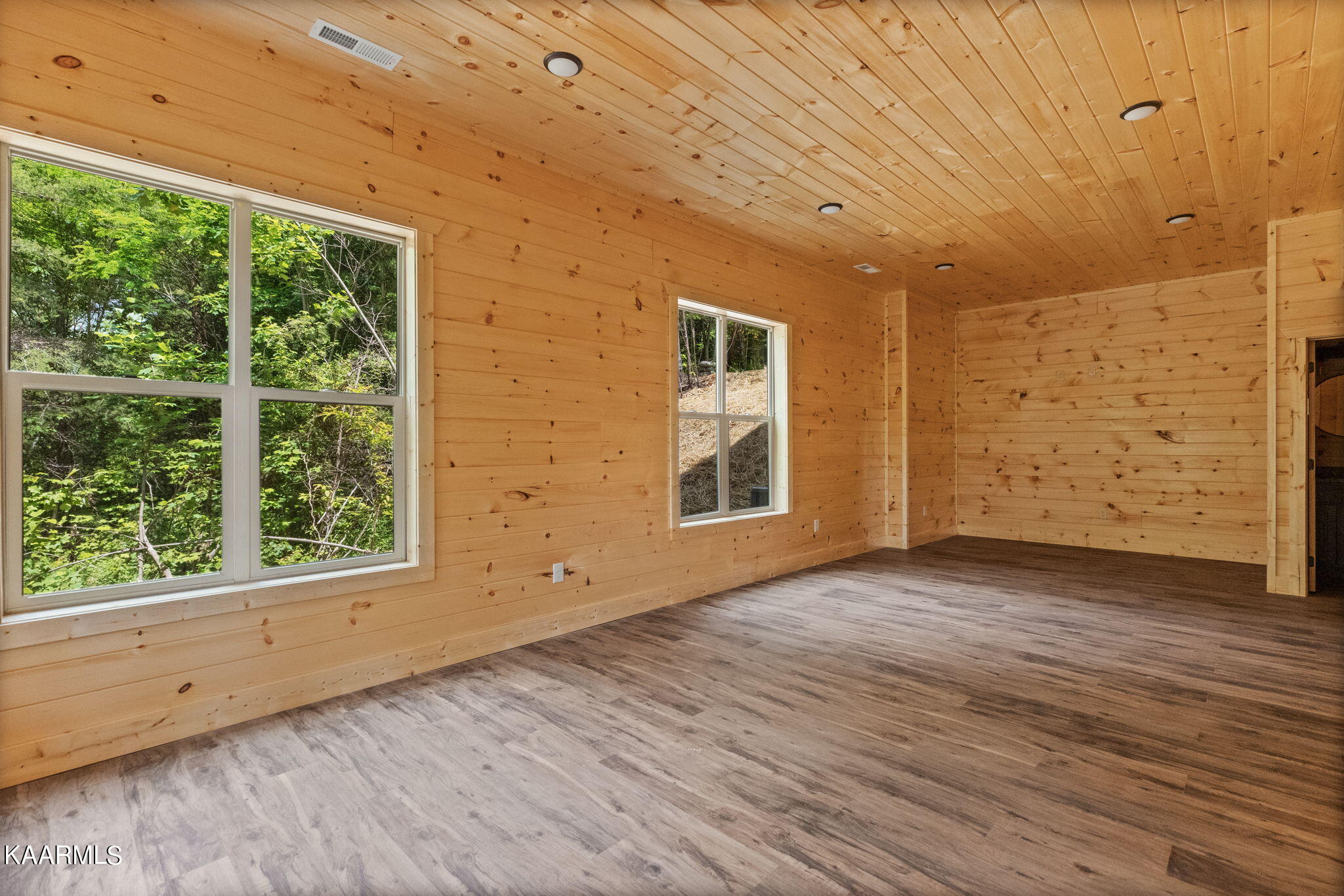 2101 Ridgecrest Loop Lane Sevierville, TN 37876 - Photo 24 of 41 21-web-or-mls-217A2664