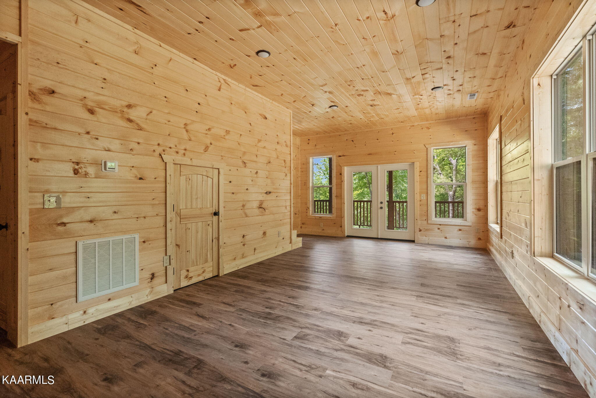 2101 Ridgecrest Loop Lane Sevierville, TN 37876 - Photo 26 of 41 23-web-or-mls-217A2674