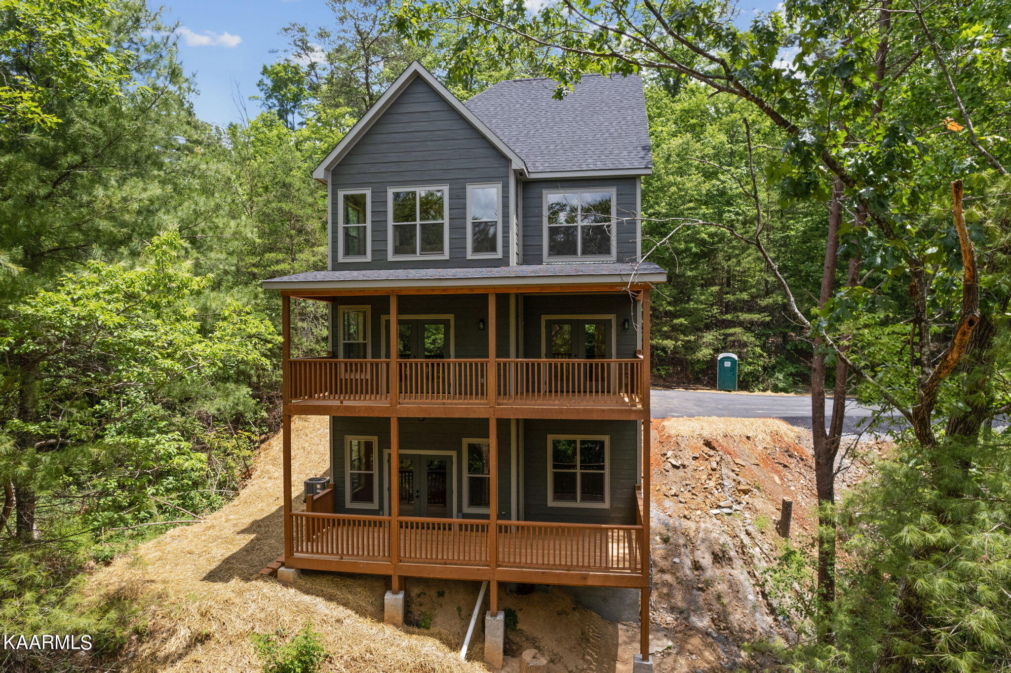 2101 Ridgecrest Loop Lane Sevierville, TN 37876 - Photo 3 of 41 33-web-or-mls-DJI_0564