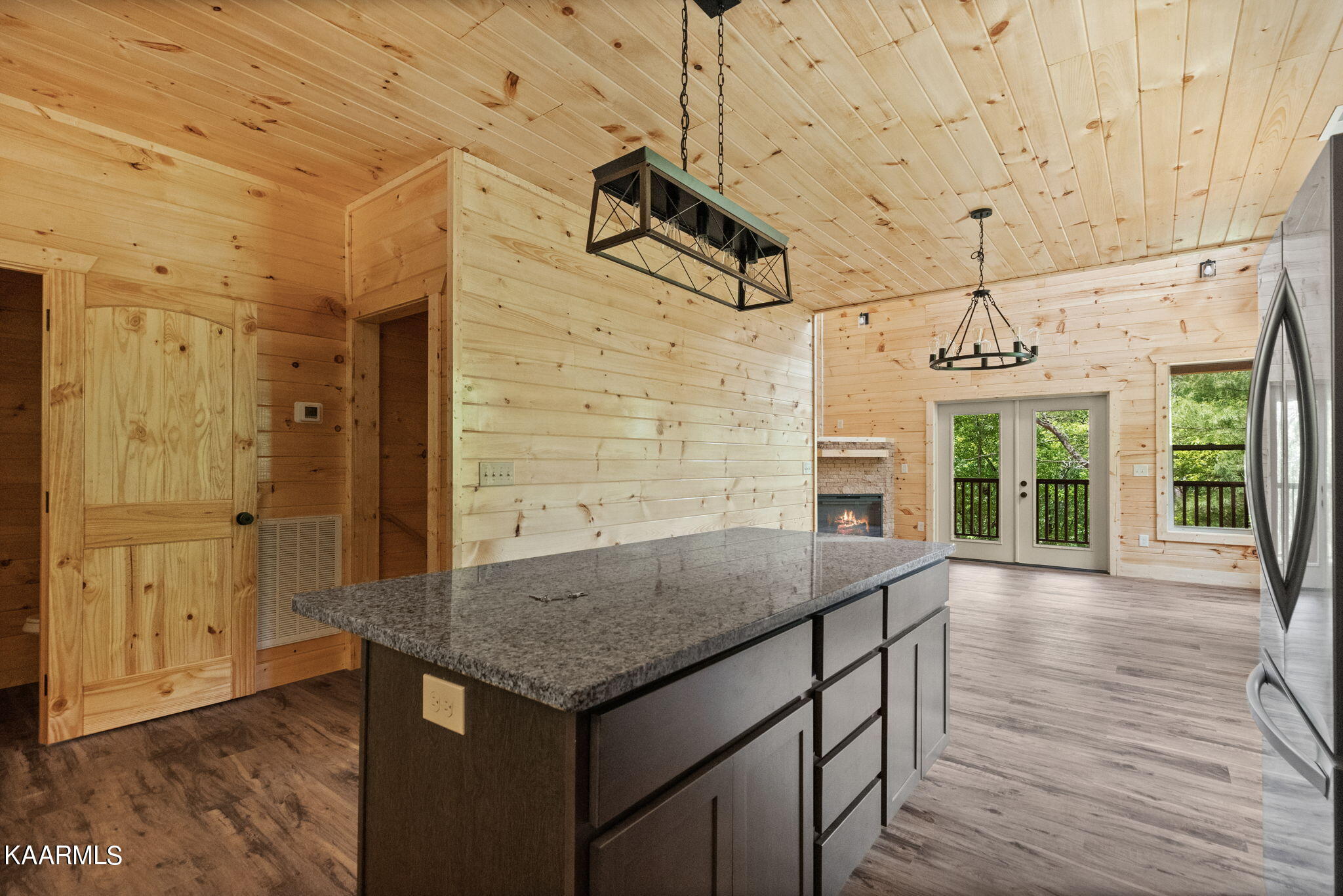 2101 Ridgecrest Loop Lane Sevierville, TN 37876 - Photo 6 of 41 30-web-or-mls-217A2709