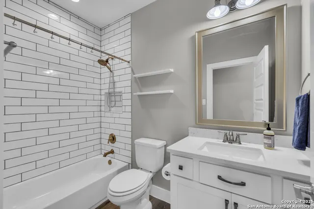 a view of a back yard of the house