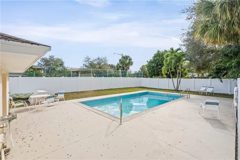 $220,000 | 1536 North Lawnwood Circle, Unit 3, Fort Pierce, FL 34950