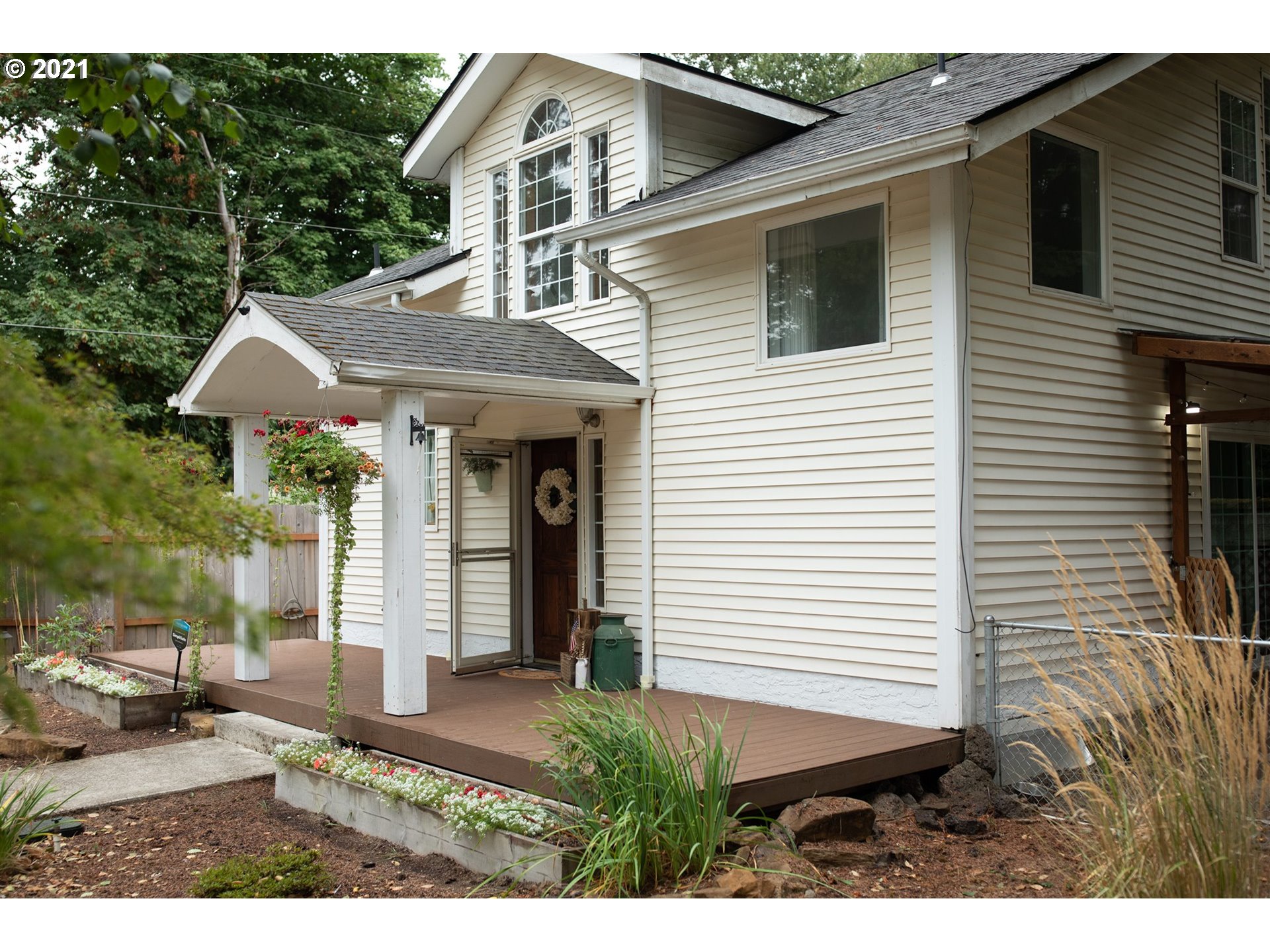 88810 Ross Lane Springfield, OR 97478 - Photo 2 of 32 Gallery Image 2
