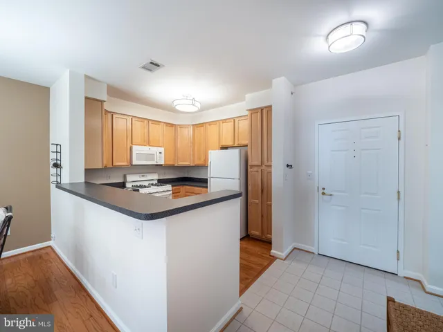 $340,000 | 311 High Gables Drive, Unit 401, Gaithersburg, MD 20878