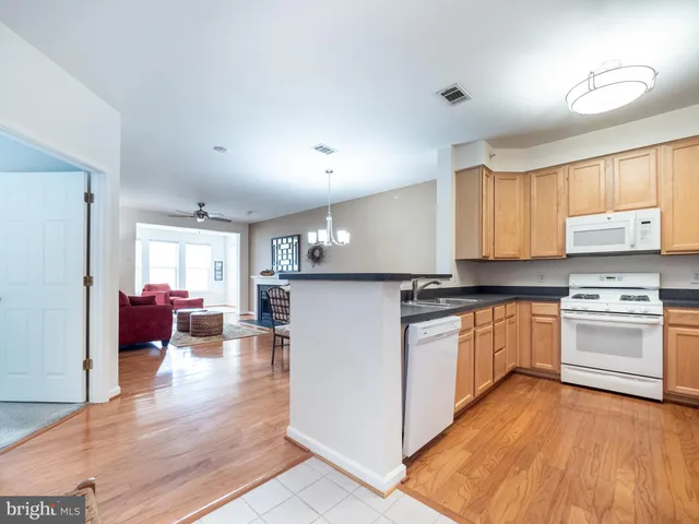 $340,000 | 311 High Gables Drive, Unit 401, Gaithersburg, MD 20878