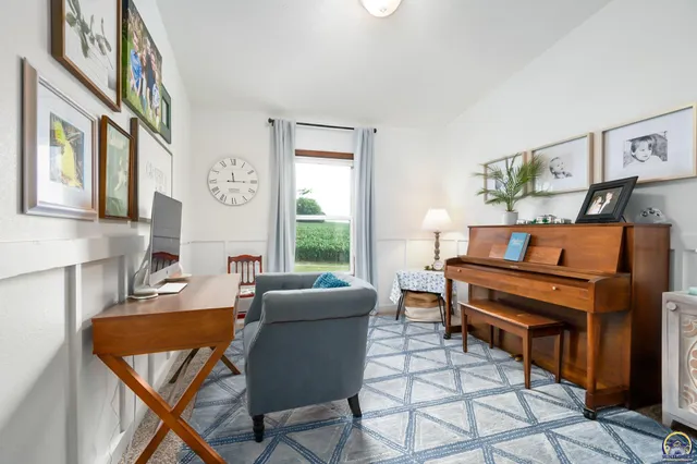 $369,000 | 505 North Carolina Street, Highland, KS 66035