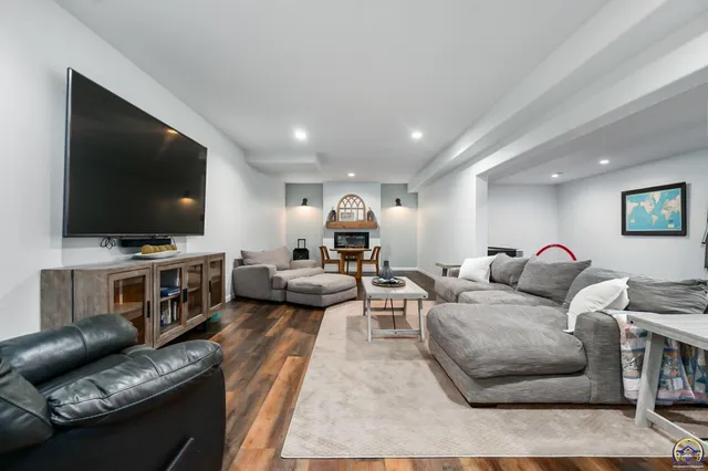 $369,000 | 505 North Carolina Street, Highland, KS 66035