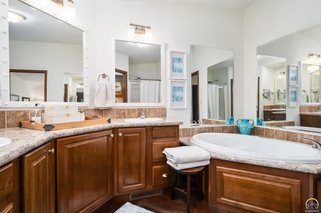 $369,000 | 505 North Carolina Street, Highland, KS 66035