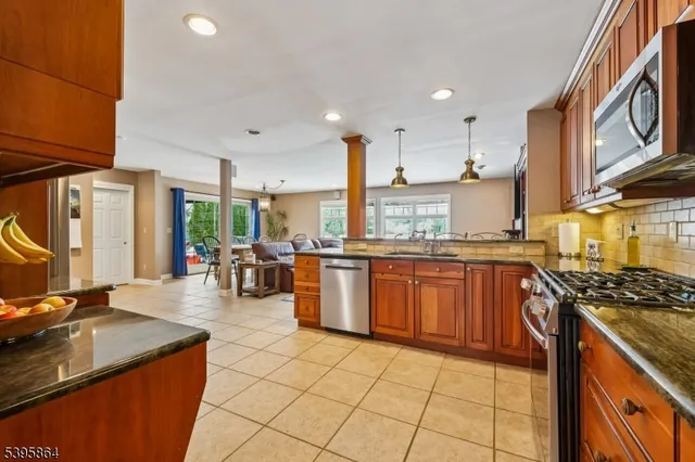 $1,445,000 | 47 Canoe Brook Parkway, Summit, NJ 07901