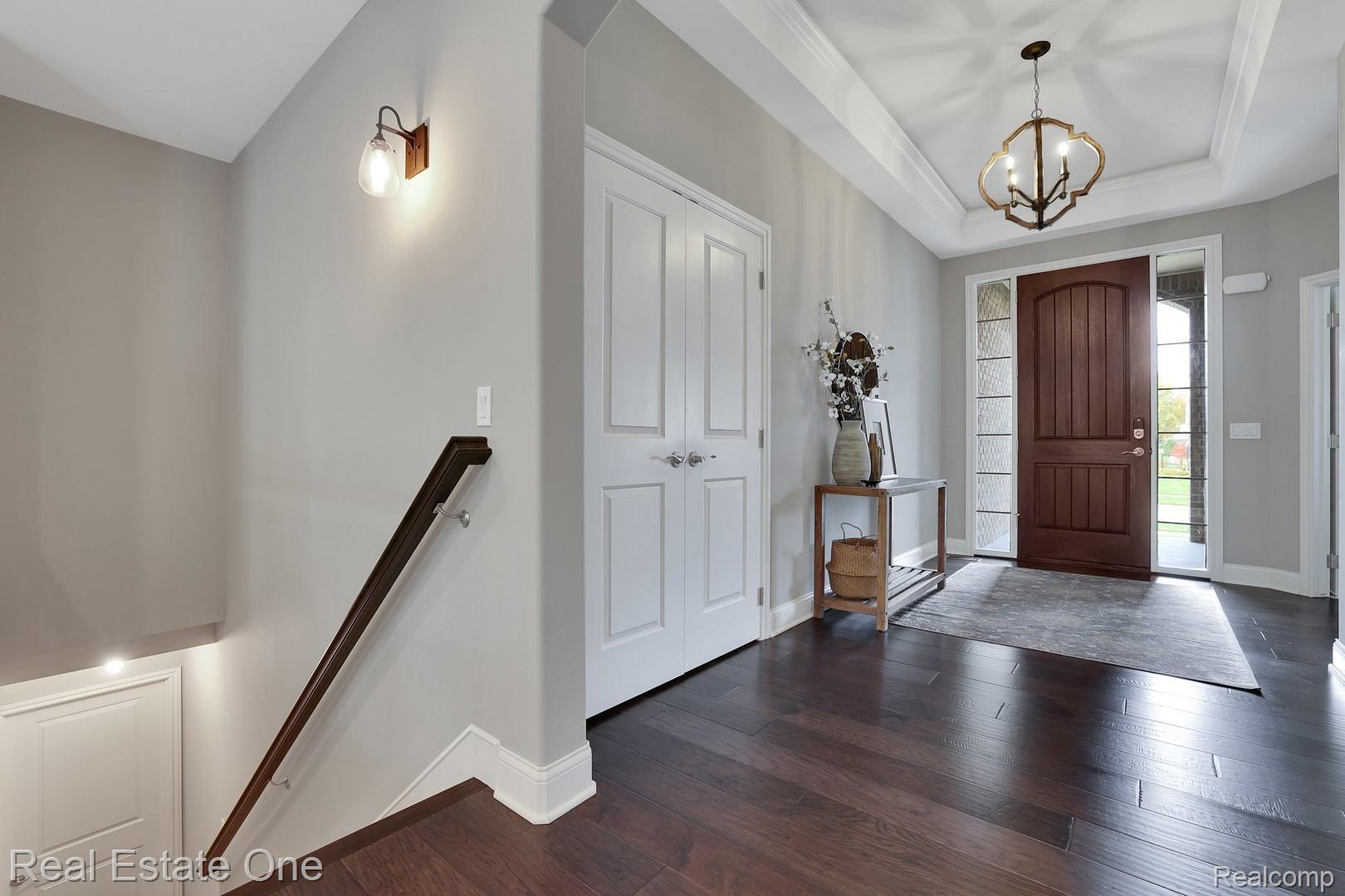 618 Robinson Drive Rochester, MI 48307 - Photo 2 of 47 AY2A1773.jpg