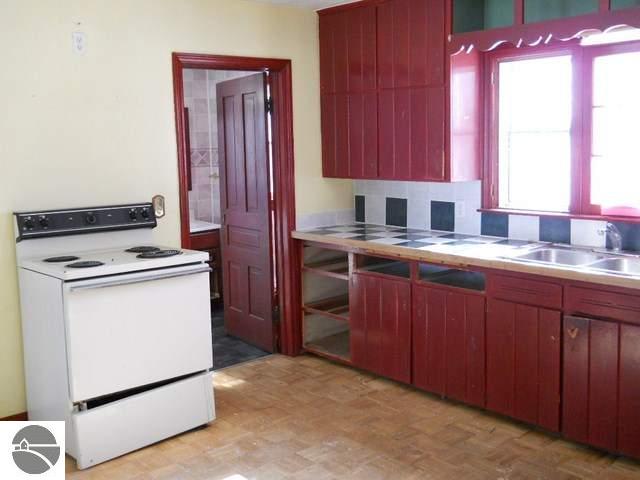 11163 Pavlis Road Buckley, MI 49620 - Photo 8 of 25 1723654-7.JPG