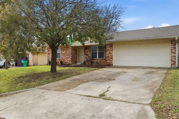 $210,000 | 1813 Arkansas Street, Gainesville, TX 76240