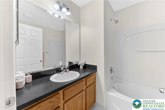 $299,900 | 344 Shannon Street, Phillipsburg, NJ 08865