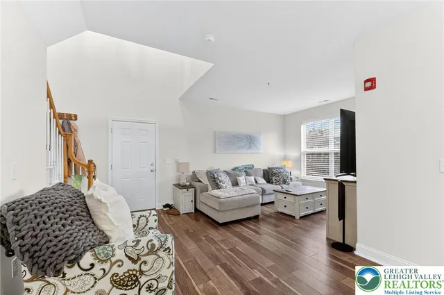 $299,900 | 344 Shannon Street, Phillipsburg, NJ 08865