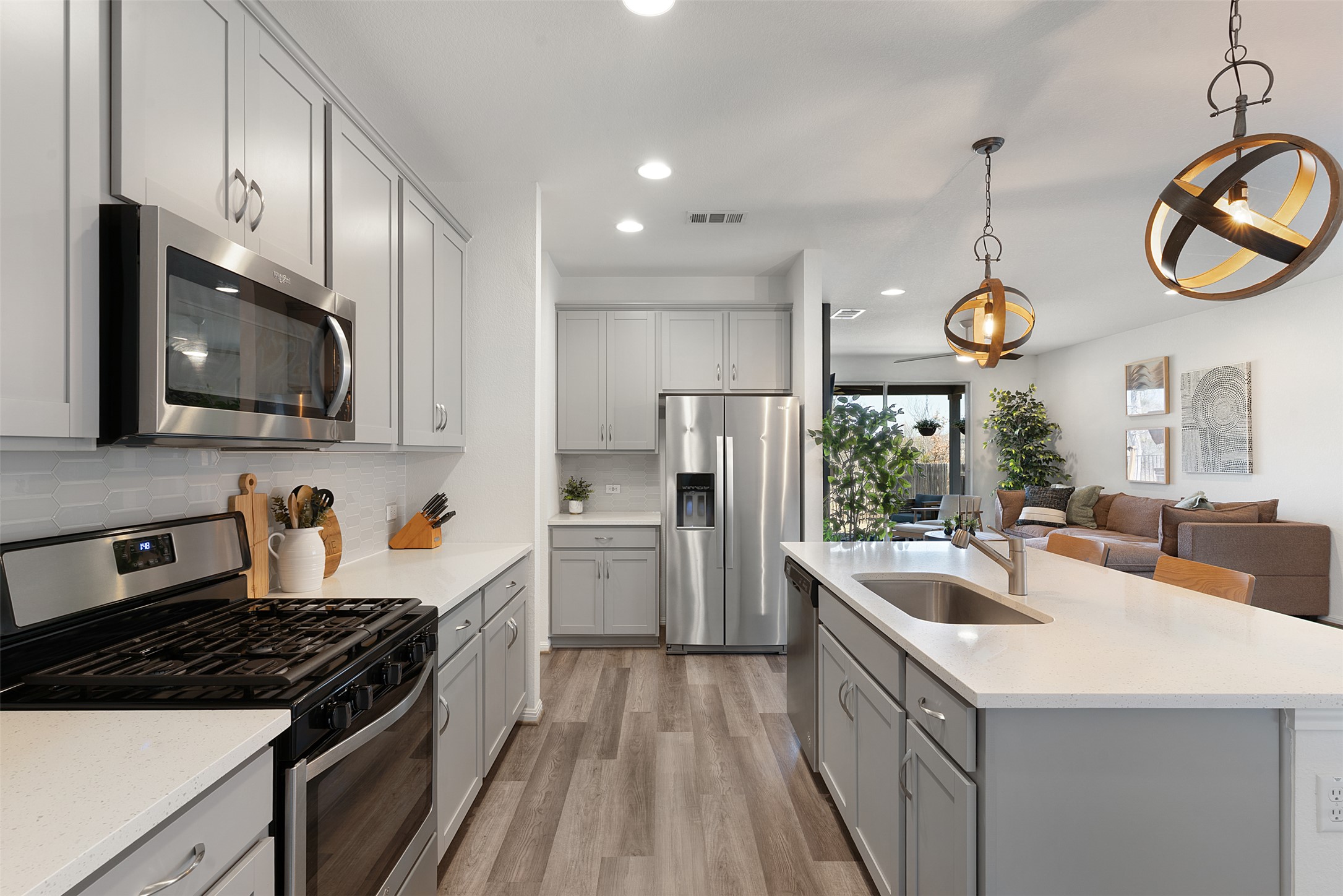 433 Gaida Loop Georgetown, TX 78628 - Photo 11 of 37