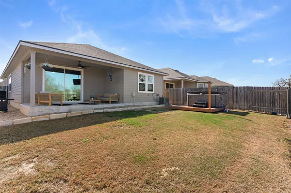 $2,250 | 433 Gaida Loop, Georgetown, TX 78628