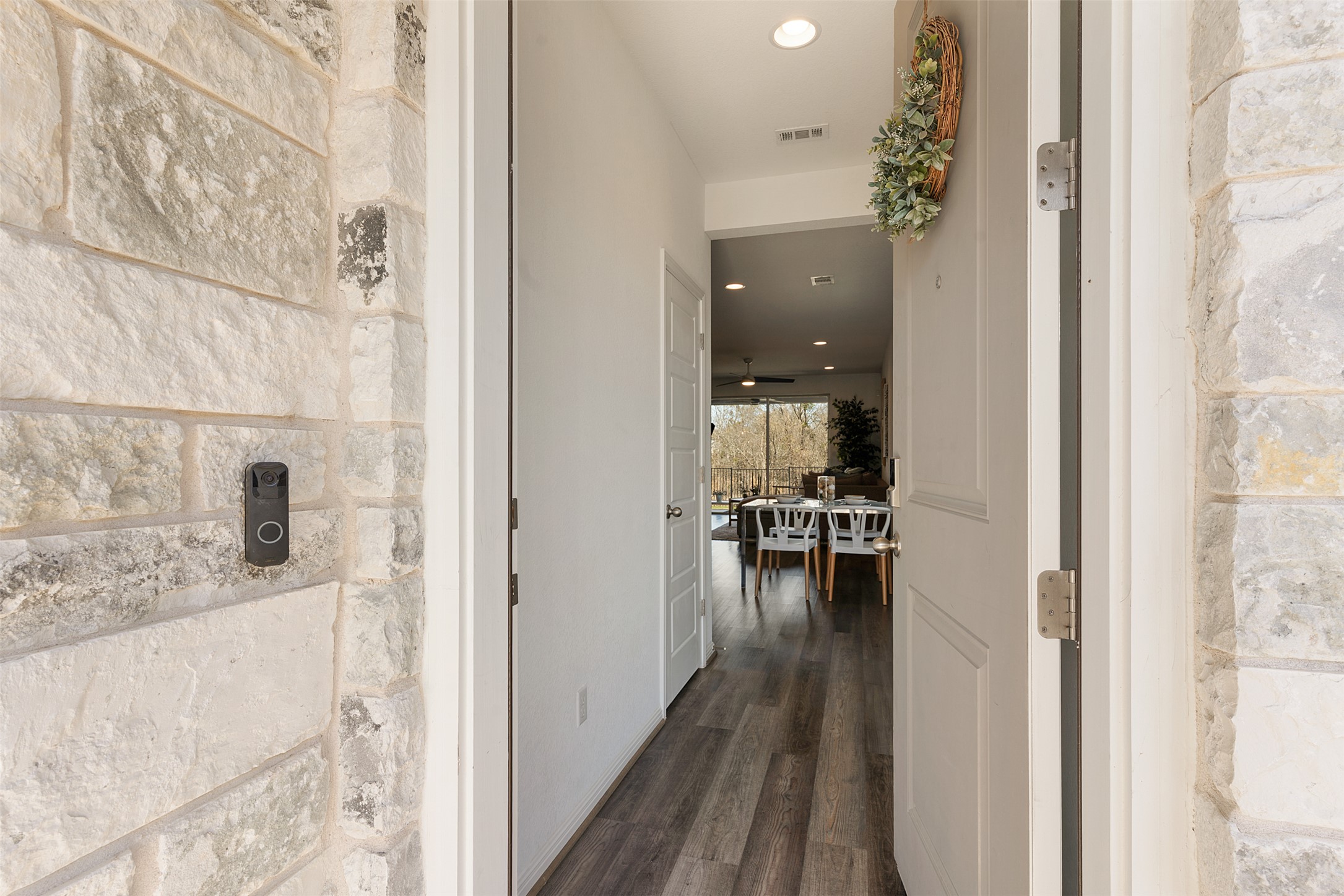 433 Gaida Loop Georgetown, TX 78628 - Photo 8 of 37