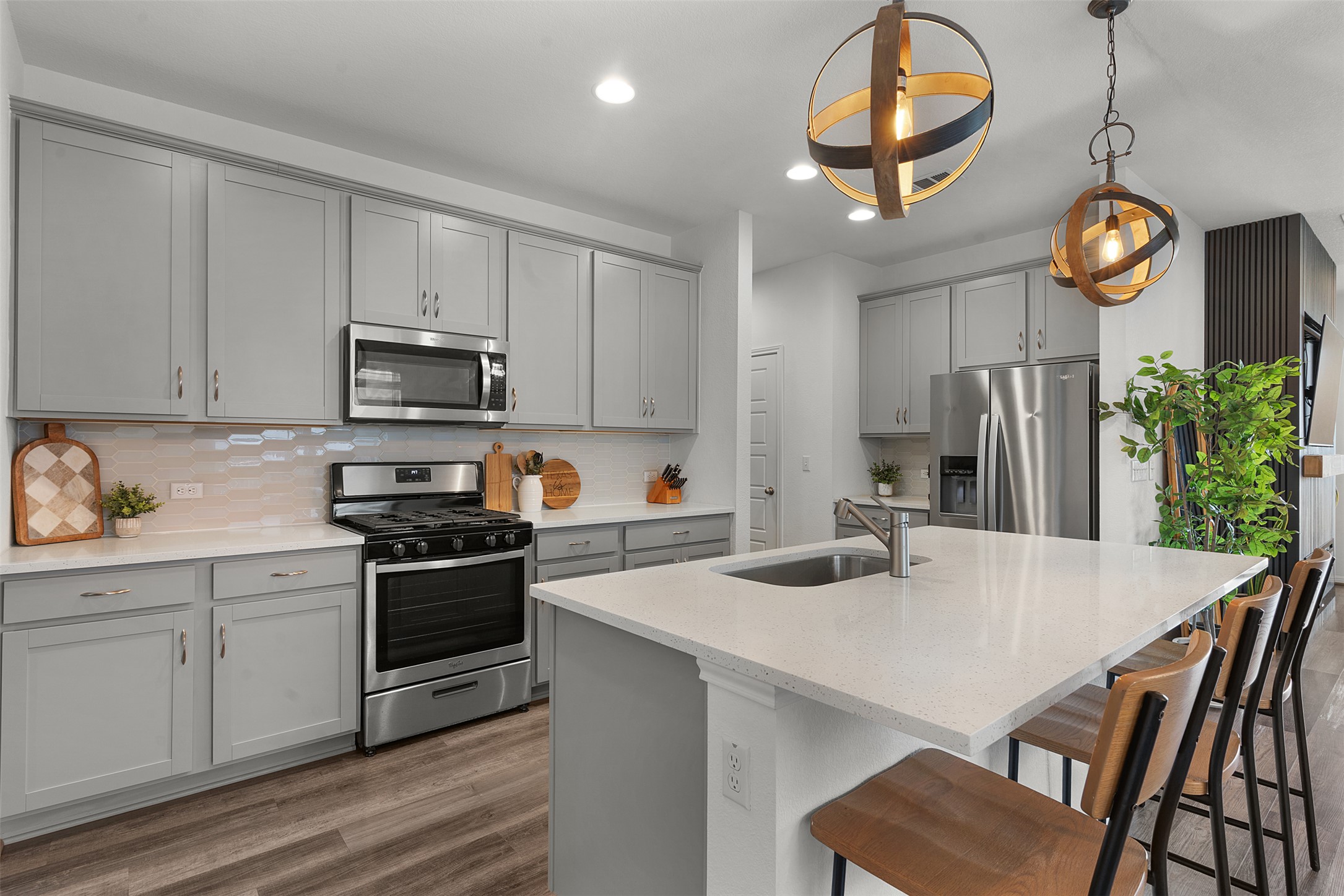 433 Gaida Loop Georgetown, TX 78628 - Photo 10 of 37