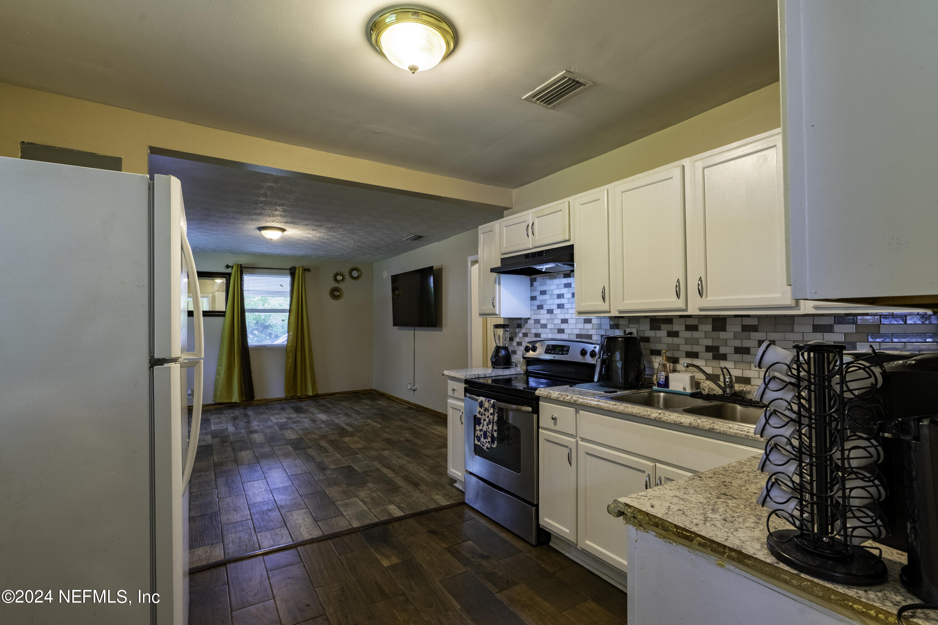 5815 Rosedale Lane Jacksonville, FL 32244 - Photo 6 of 12 OPen kitchen