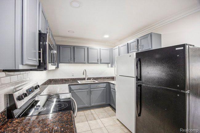 2245 Walton Boulevard, Unit 57 Rochester Hills, MI 48309 - Photo 4 of 15
