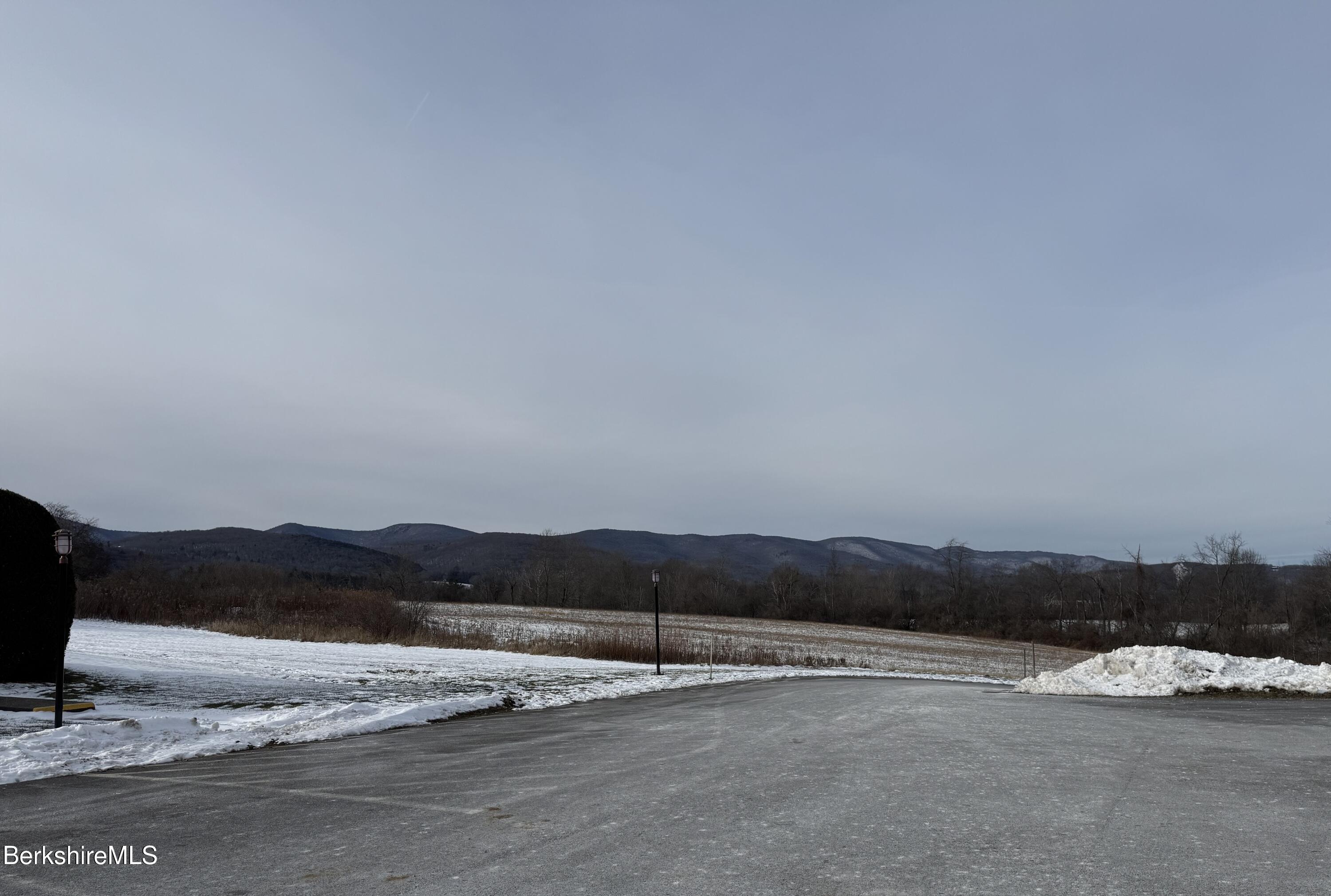 189 Stratton Road Williamstown, MA 01267 - Photo 13 of 13 a view of lake and mountain