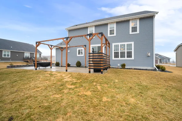 $559,900 | 555 Spur Road, Slinger, WI 53086