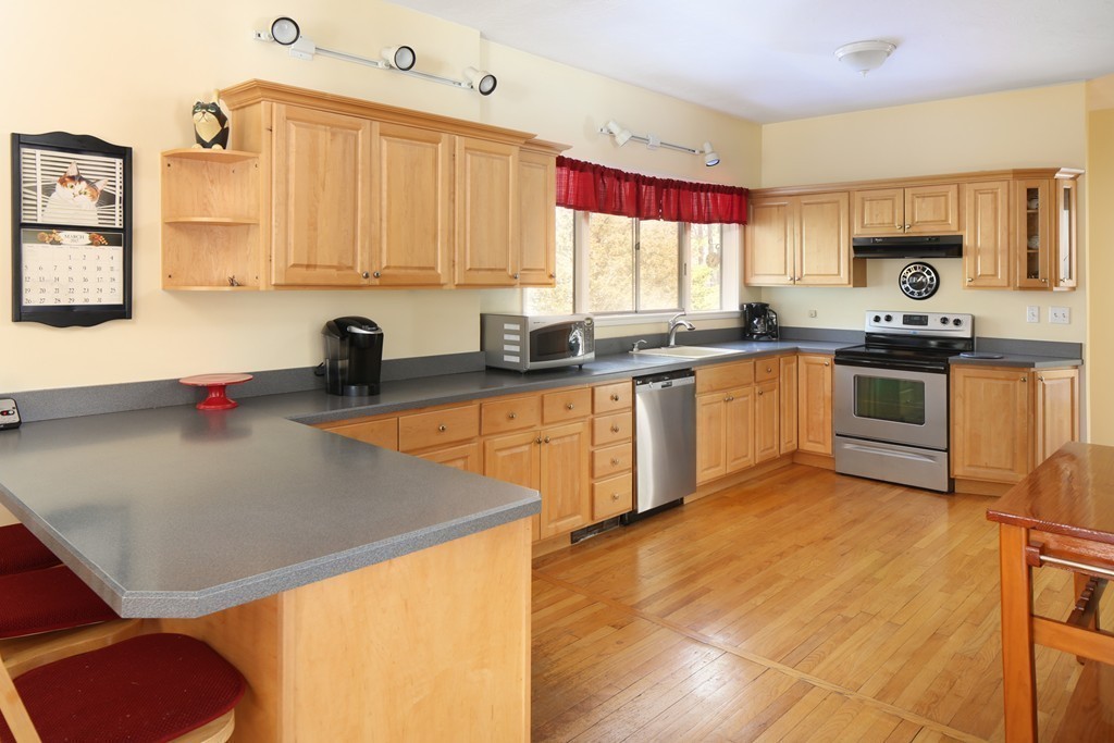 12 Lyman Wheelock Road Easton, MA 02375 - Photo 6 of 29 Gallery Image 6