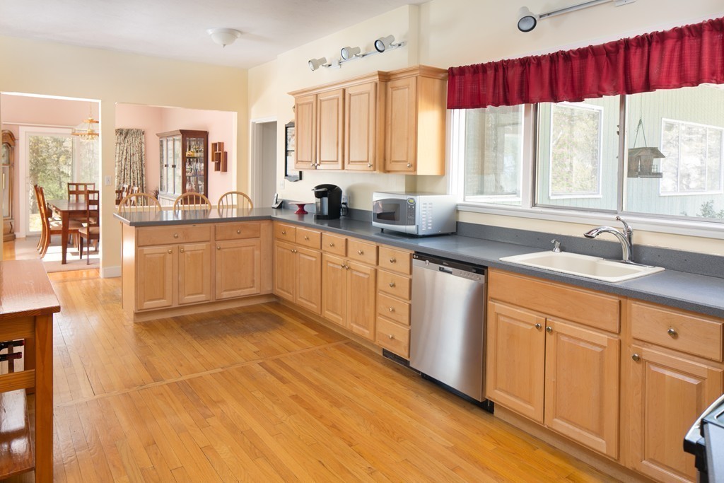 12 Lyman Wheelock Road Easton, MA 02375 - Photo 7 of 29 Gallery Image 7