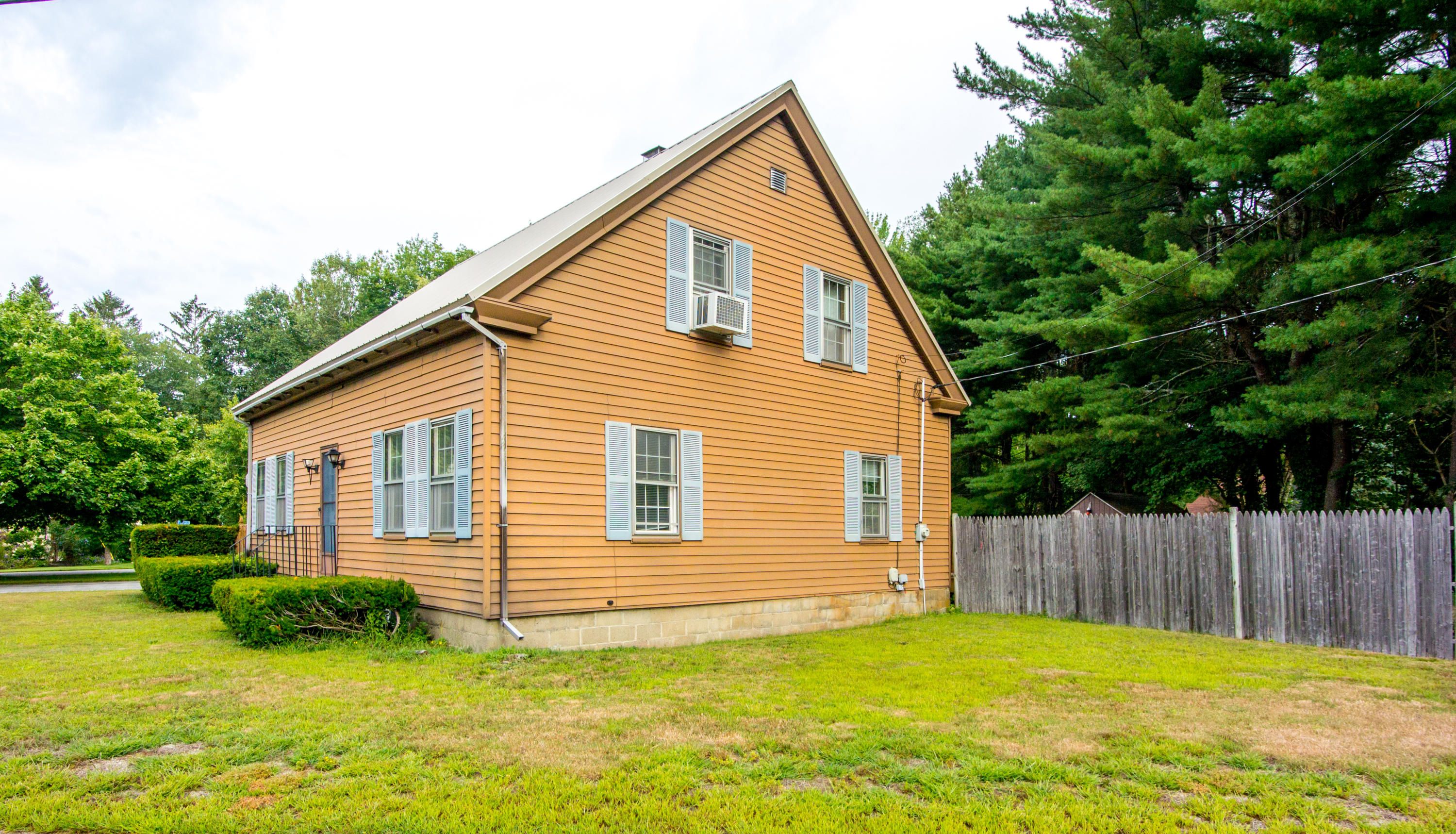 422 Ferry Road Saco, ME 04072 - Photo 4 of 47 4