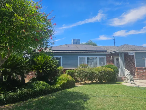 $355,000 | 2130 Floral Avenue, Selma, CA 93662