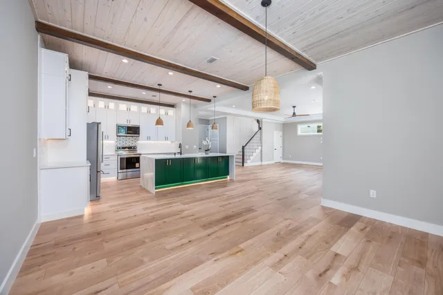 $699,900 | 33 Eagle Place, Freeport, FL 32439